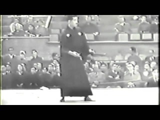 Katori shinto ryu shurikenjutsu : démonstration de Someya Chikatoshi, élève de Sugino Yoshio (1950')