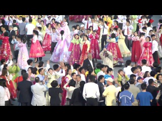 DPRK Holds Party for Tourists on Labor Day