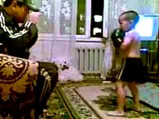 я ахуел! это будущий чемпион мира по боксу