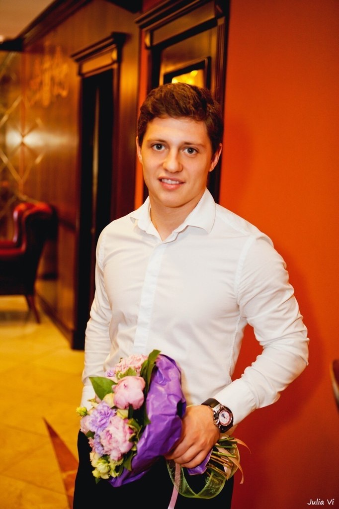 Лучников Глеб хоккеист