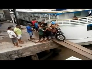 LiveLeak - Motorcycle Diving