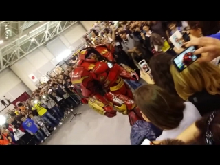 AVP present - Romics 2015 Hulkbuster part 3