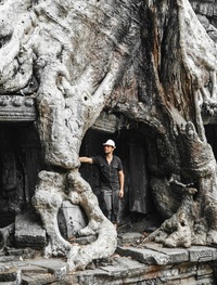 Владимир Попов