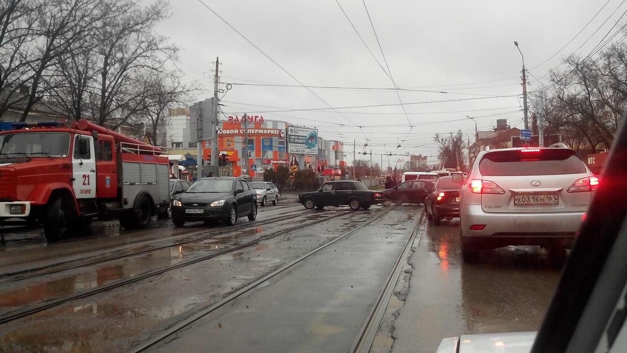 таганрог сейчас. авария в таганроге сегодня на чехова. мбуз гп 2 г таганрога. ужкх таганрог. взрыв в таганроге в 2017 году.