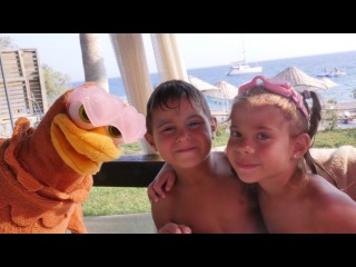 Türkçe izle - kız erkek çocuk oyunları/videoları.Tavuk ve sürpriz yumurta 2. Çevrimiçi