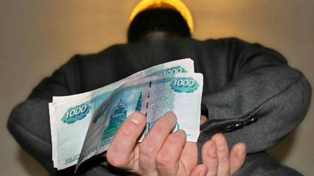 В Карачаево-Черкесии местный житель пытался дать взятку судебному приставу