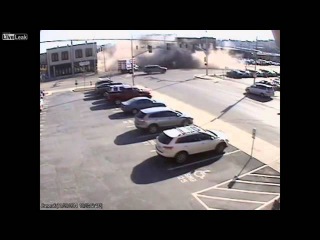 LiveLeak - SUV Crashes into Brick Building, Building then Collapses on SUV