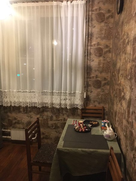 Сдается комната в 2-к квартире м. Алтуфьево 10 мин пешком. Проживание без хозяев. Я не агент. В соседней комнате девушка. <br>Строго 1-2 порядочным девушкам без в/п. <br>Семейным парам, парням и агентствам не беспокоить. <br>Квартира чистая, уютная, ламинат, пластиковые окна, с/у раздельный, есть стиралка, и все необходимое. В комнате диван, шкаф. Рядом перекресток, магнит, 7 континент, пятерочка. <br>Условие: гостей и подруг не водить. <br>19000+счетчики без депозита и комиссий. <br>8-917-793-66-85 Пишите в Вотсап для быстрого ответа. - фото Фото: Сдается комната в 2-к квартире м. Алтуфьево 10 мин пешком. Проживание без хозяев. Я не агент. В соседней комнате девушка. <br>Строго 1-2 порядочным девушкам без в/п. <br>Семейным парам, парням и агентствам не беспокоить. <br>Квартира чистая, уютная, ламинат, пластиковые окна, с/у раздельный, есть стиралка, и все необходимое. В комнате диван, шкаф. Рядом перекресток, магнит, 7 континент, пятерочка. <br>Условие: гостей и подруг не водить. <br>19000+счетчики без депозита и комиссий. <br>8-917-793-66-85 Пишите в Вотсап для быстрого ответа.