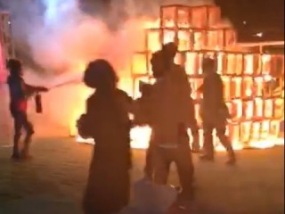 【ジャングルジム火災】 明治神宮外苑のイベントで火災 木くずに何ら{