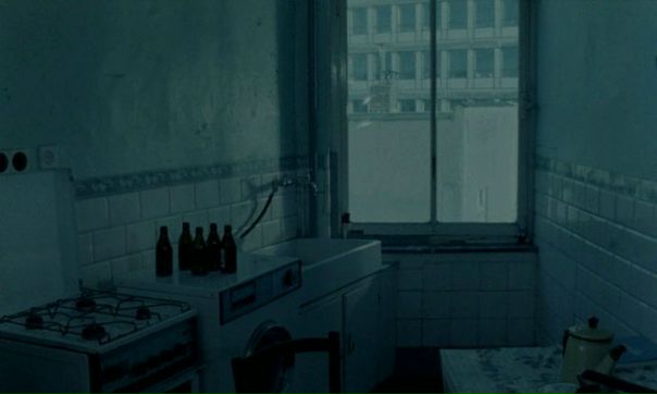 Что ж, скажу вам откровенно, по-моему, нет ничего мучительнее, чем всем сердцем любить человека и знать, что ему грош цена.