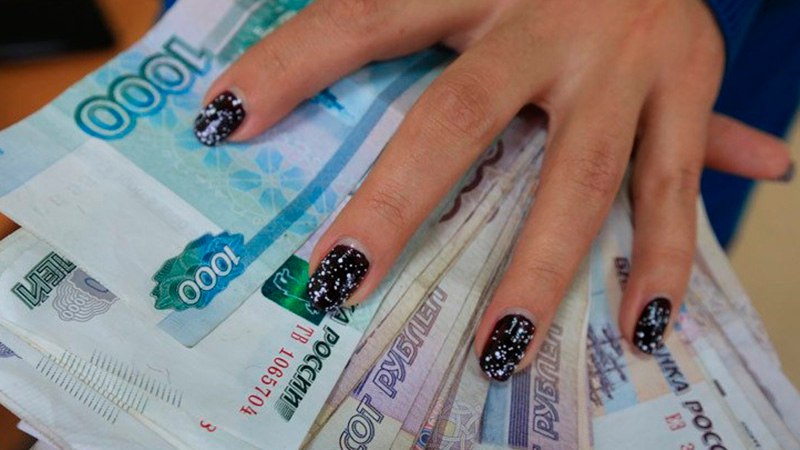 Директор ухтинского супермаркета начисляла зарплату мертвым душам