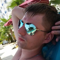 Женя Хвостов