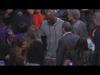 Lamar Odom Greets Jeanie Buss | Heat vs Lakers | March 30, 2016 | NBA 2015-16 Season