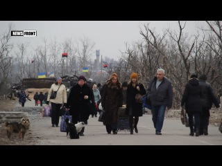 Находящиеся в ЛНР бойцы ВСУ при содействии властей Республики встретились с род...