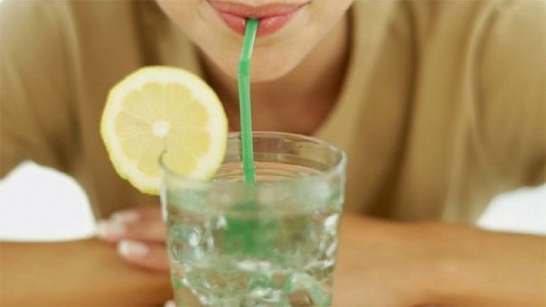 А ВЫ ЗНАЕТЕ, ПОЧЕМУ ПОЛЕЗНА *ВОДА С ЛИМОНОМ НАТОЩАК* 