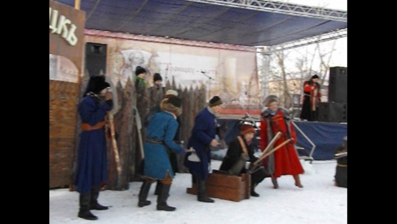 DSCF9289 ...по-над полем реял дым...
