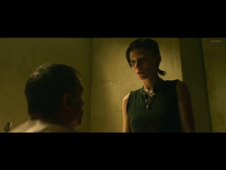 Руни Мара (Rooney Mara) голая в фильме «Девушка с татуировкой дракона» (2011)