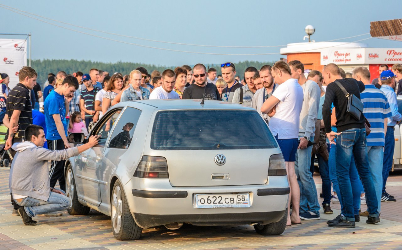 qeIzWoYMBeA.jpg