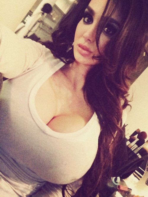 Amateur girls nude on video