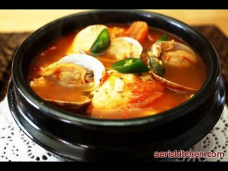 Korean Food: Spicy Extra Soft Tofu Soup (순두부 찌개)