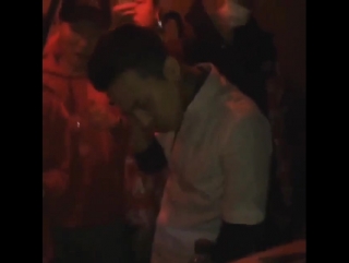G-Dragon был замечен в клубе