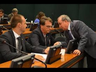 Eduardo Bolsonaro acaba com Paulo Pimenta , defendendo o Pai de não estar envolvido na lava-jato