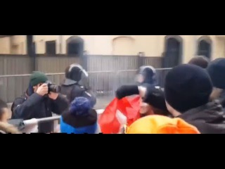 Ruslar Türk Bayrağını Yaktılar