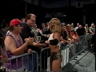 WEW Queen Ho Of The Ring (06.04.2002)