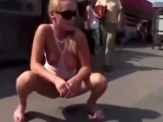undefined18!Девушка в юбке без трусов получает пинок