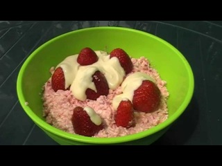Творожно-клубничный десерт. | Cottage cheese and strawberry dessert.