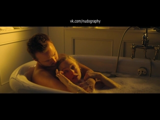 Аманда Сейфрид (Amanda Seyfried) в ванной в фильме