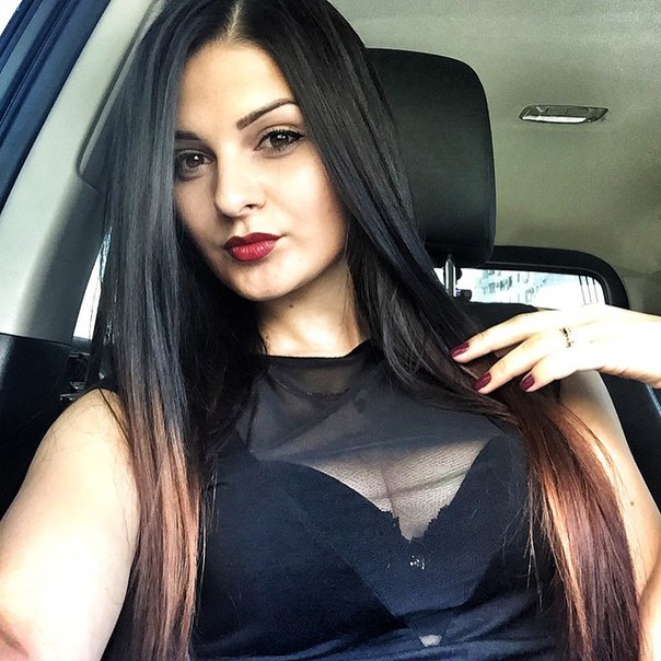 devushki-doma-bryunetki-gruppovoe-porno-video-smotret