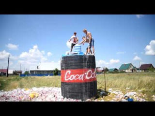 10 000 ЛИТРОВ КОКА КОЛА + МЕНТОС 10 000 liters of Coca Cola + Mentos