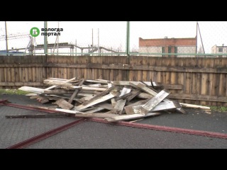 Капитальный ремонт хоккейного корта завершается на ул. Пионерской в Вологде
