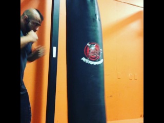 Fouad 'Hoss' Abiad on Instagram: “I'm def no professional but I like relieving some stress by hitting the bag sometimes. It's also a good way to change things up from a…”
