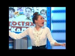 Юлия Михалкова без лифчика в шоу