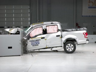 2015 Ford F-150 crew cab small overlap IIHS crash test
