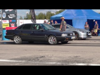 Nissan GT-R R35 VS Audi 200 20VTQ drag race