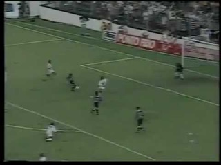 Marcelinho Carioca faz gol de placa no Santos