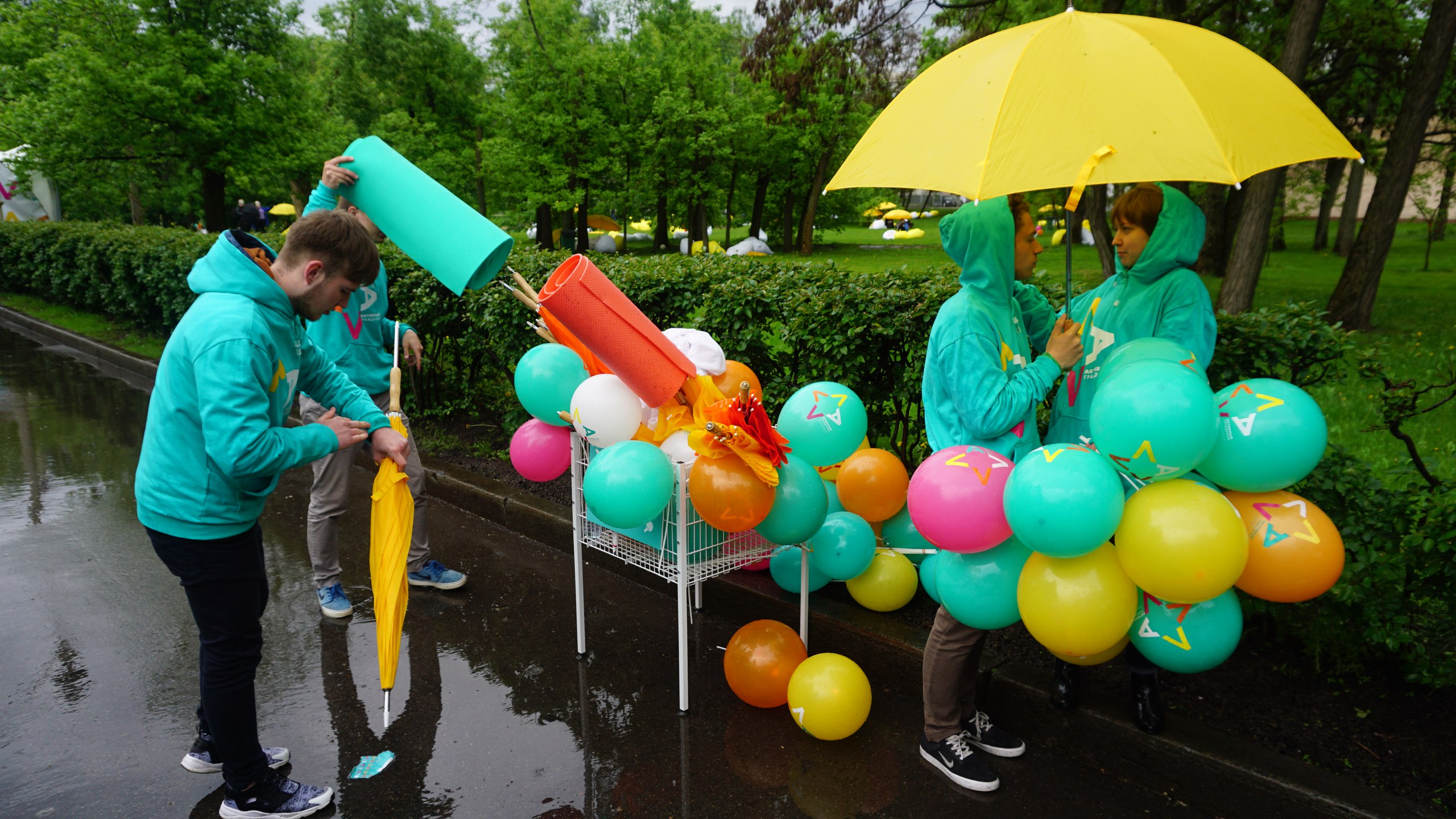 Rain holiday. Праздник дождя. Дождь празднику не помеха. Праздник под дождем. Дождик праздничный