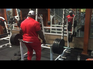 💣Bkbeast on Instagram: “Getting some heavy rows in #bkbeasts Team @musclemeds @musclemedsbrasil @toughenthehellup @dreambodycuisine”