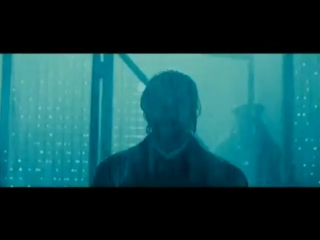 Официальный трейлер : Револьвер (2005)