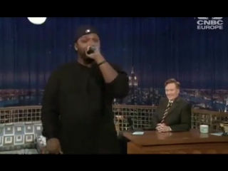 чувак пародирует LL Cool J. Snoop Dogg.DMX.Jay-Z