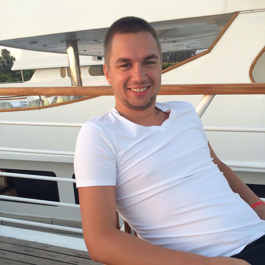 Антон фомин хуавей фото