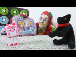 Funny clown videos. Clown Poogie and Robocar Amber treat the Cat. Games for kids. Смешное видео
