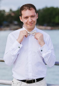 Антон Пахомов
