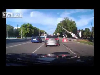 LiveLeak com Camara Catuch the Electric tower falling(Камара Catuch Электрический башни падения)