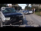 05.08.2016. ДТП Ачинск п-т Лапенкова. Предварительно Ваз выезжал от Хомпласта и столкнулся с Тойотой