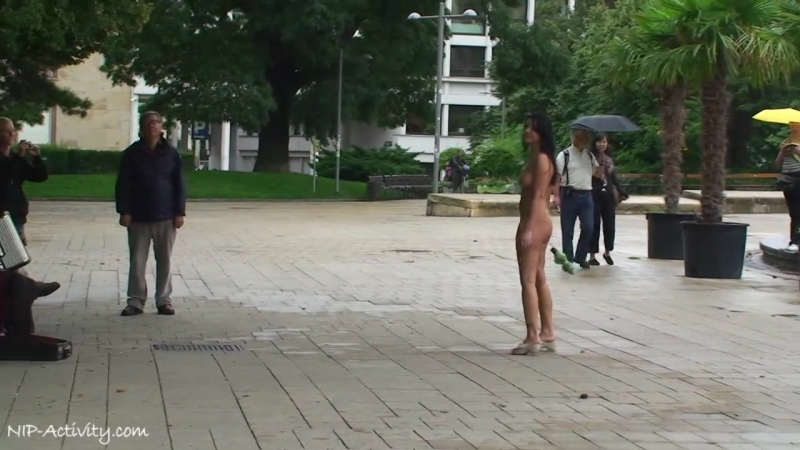 Jarka Nude in Public 2
