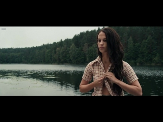 Алисия Викандер (Alicia Vikander) голая в фильме «Королевские драгоценности» (2011)